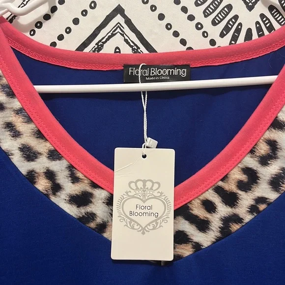 XL v-neck tank with leopard print trim - Picture 3 of 3